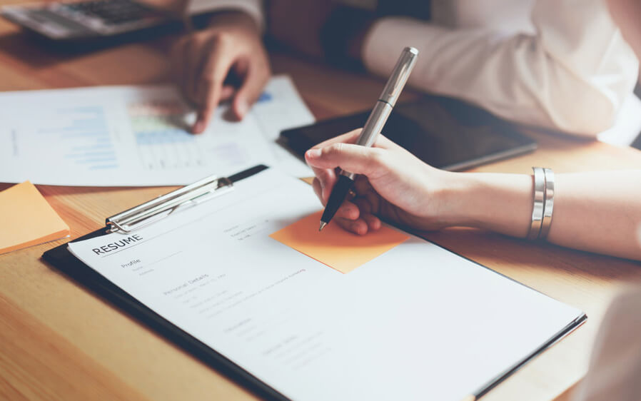 服務業這樣投履歷一定慘?快做這3件事幫你改變求職命運